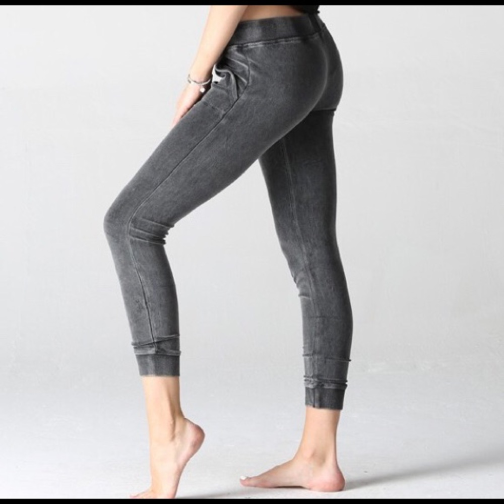 SOLD OUT! MINERAL WASH LOW RISE JOGGERS HIGH QUALITY - Picture 2 of 12